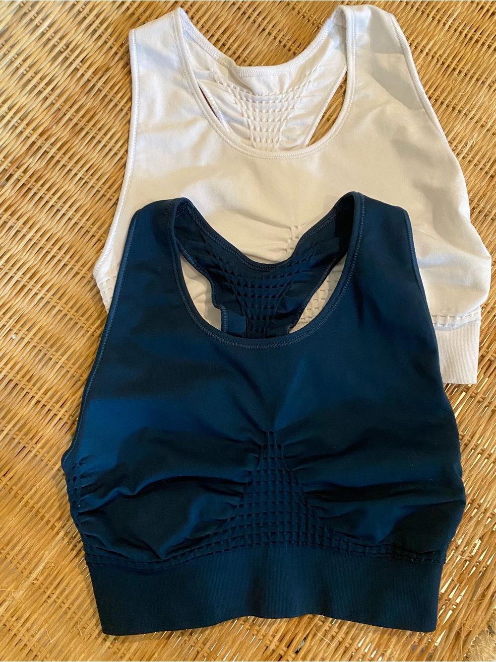 Sweaty Betty Stamina Sports Bra Size Small Bundle of 2 (White and Navy)